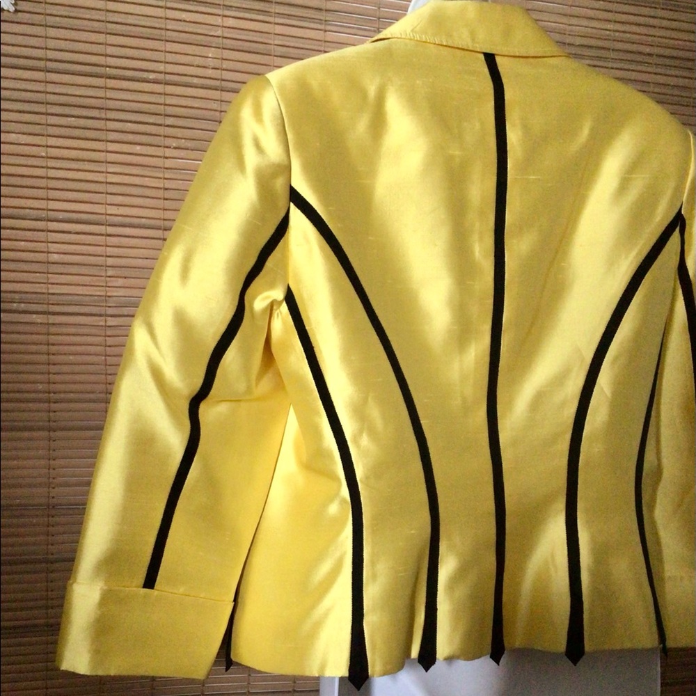 💵Carlisle 100% Silk jacket, black optional belt, pretty, flattering, price drop - Picture 8 of 15